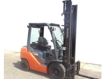 Diesel heftruck TOYOTA FD 25
