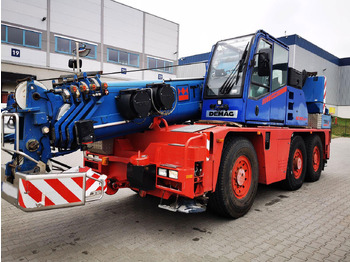 Mobiele kraan DEMAG