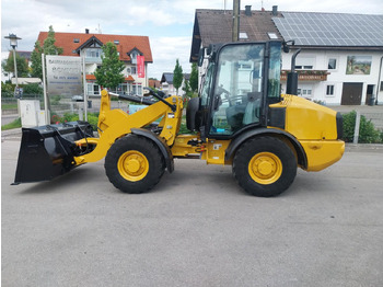 Wiellader CATERPILLAR 906H