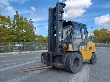 LPG heftruck CATERPILLAR GP