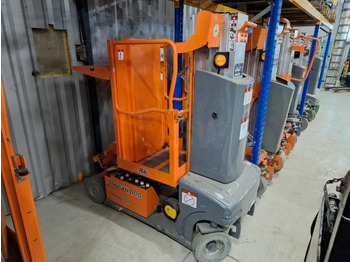 Verticale masthoogwerker JLG