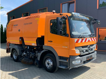 Veegwagen BUCHER