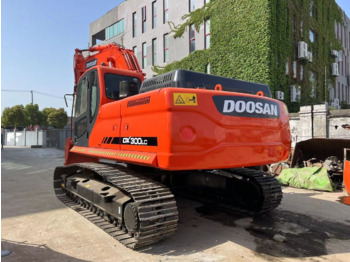 Rupsgraafmachine Doosan DX300: afbeelding 1