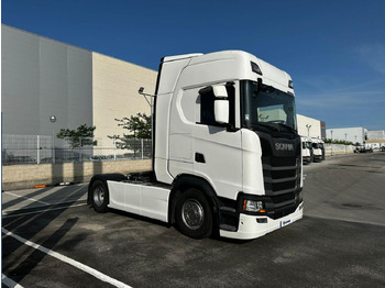 Trekker SCANIA S 450