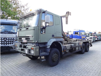 Haakarmsysteem vrachtwagen