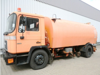 Veegwagen MAN