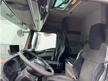 Interieur foto 1: Haakarmsysteem vrachtwagen MAN TGX 26.470 6X2-4 BL TGX 26.470 6X2-4 BL, Lenk-/Liftachse, XLX-Fahrerhaus, VDL Abrollanlage 7m