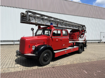 Brandweerwagen MERCEDES-BENZ