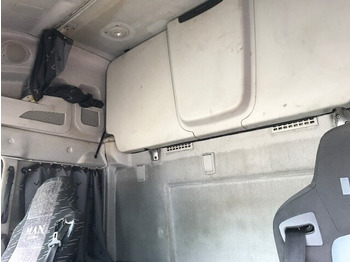 Leasing  Stralis AS440S45 T/P 4x2 ONLY FOR SPAREPARTS!!! Stralis AS440S45 T/P 4x2 ActiveSpace Stralis AS440S45 T/P 4x2 ONLY FOR SPAREPARTS!!! Stralis AS440S45 T/P 4x2 ActiveSpace: afbeelding 3