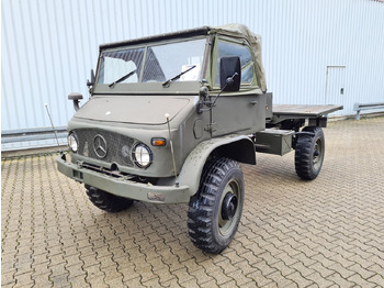 Vrachtwagen met open laadbak UNIMOG