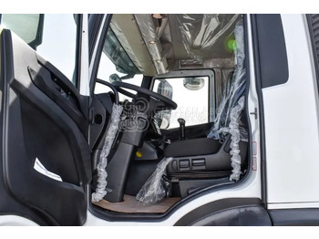 Chassis vrachtwagen Iveco T-WAY AD380T47H 6x4 R24 Tyres Chassis - Barcelona Stock: afbeelding 4