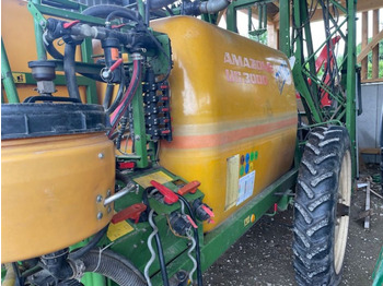 Getrokken veldspuit AMAZONE