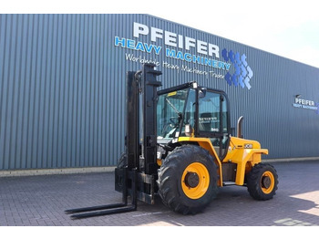Ruw terrein heftruck JCB