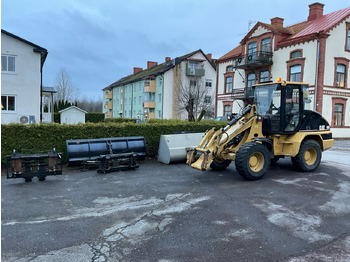 Wiellader CATERPILLAR 908