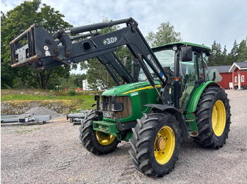 Tractor JOHN DEERE 5820
