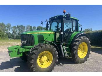 Tractor JOHN DEERE 6820