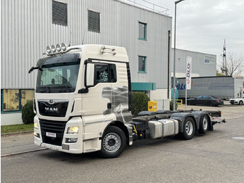 Containertransporter/ Wissellaadbak vrachtwagen MAN TGX 26.500