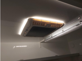 Gesloten aanhangwagen Mobiles Büro 310x220x220cm Tür + 3 Fenster + WC Raum + Dometic Klimaanlage (M) 1200kg Abverkauf: afbeelding 3