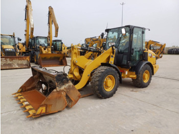 Wiellader CATERPILLAR 906M