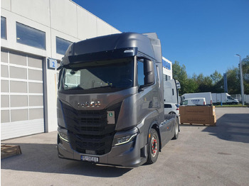 Trekker IVECO S-WAY