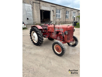 Tractor McCORMICK