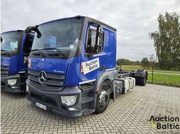 Chassis vrachtwagen MERCEDES-BENZ Actros 1843