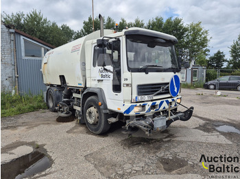 Veegwagen VOLVO FL