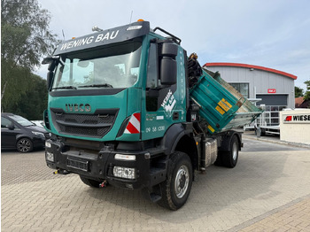 Kipper vrachtwagen IVECO Trakker