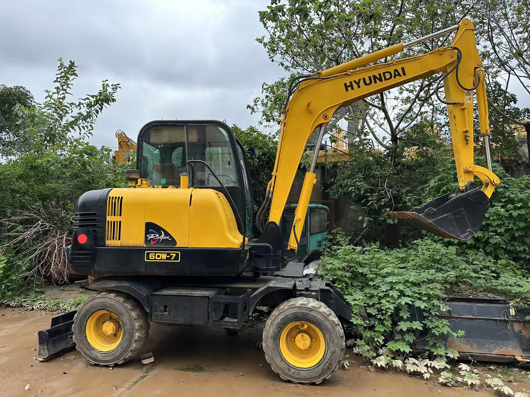 Mobiele graafmachine HYUNDAI