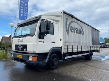 Schuifzeilen vrachtwagen MAN
