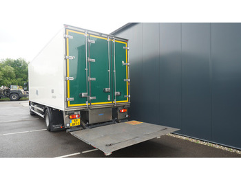 Koelwagen vrachtwagen DAF LF250 4X2 FRIGO TRUCK WITH CARRIER: afbeelding 2
