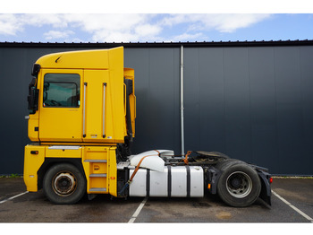 Trekker RENAULT Magnum 480