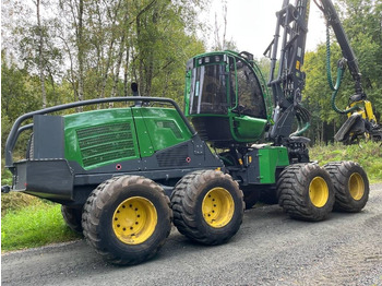 Harvester JOHN DEERE