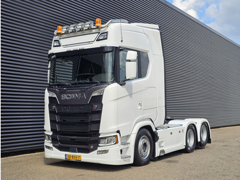 Trekker SCANIA S 770