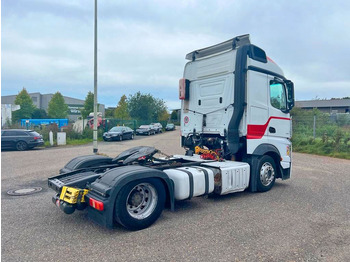 Trekker Mercedes-Benz 1842 4X2 mit Höhenverstellbarer Sattelkuppung Mercedes-Benz 1842 4X2 mit Höhenverstellbarer Sattelkuppung: afbeelding 2