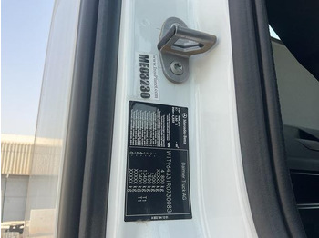 Chassis vrachtwagen Mercedes-Benz Arocs 4240: afbeelding 5