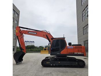 Graafmachine DOOSAN DX225