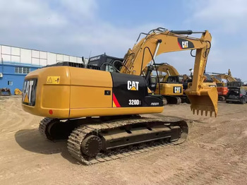 Rupsgraafmachine CATERPILLAR 320D2