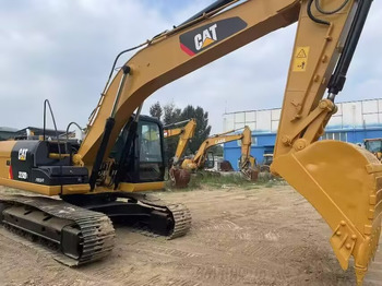 Rupsgraafmachine CATERPILLAR 320D2