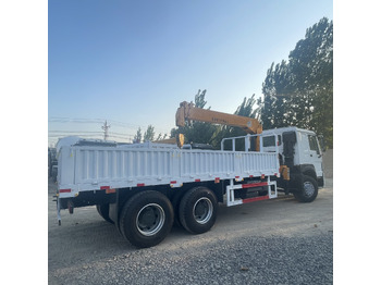 Kraanwagen SINOTRUK HOWO
