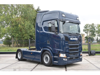 Trekker SCANIA S 450
