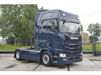 Trekker SCANIA S 450
