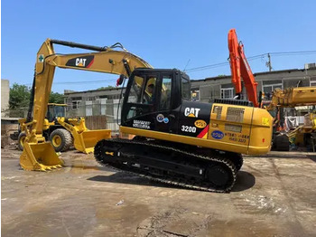 Rupsgraafmachine CATERPILLAR 320D2