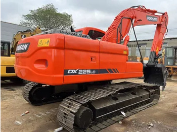 Rupsgraafmachine DOOSAN DX225