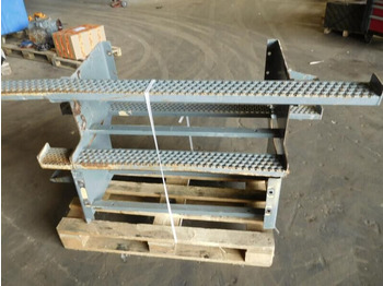 Cabine en interieur LIEBHERR