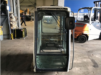 Cabine en interieur LIEBHERR