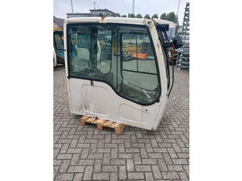 Cabine en interieur LIEBHERR