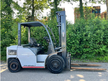 Diesel heftruck NISSAN