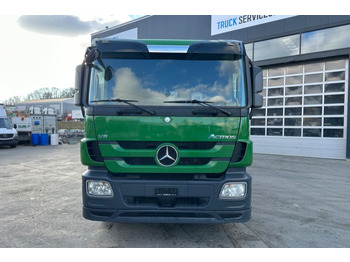 Leasing Mercedes-Benz 2551 V8 6x2 Fassi 185-5 Bj.2020  Mercedes-Benz 2551 V8 6x2 Fassi 185-5 Bj.2020: afbeelding 2