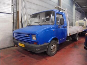 Vrachtwagen met open laadbak DAF